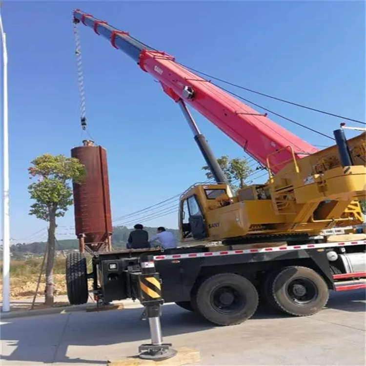 泰宁县吊车租赁作业时的保养和维护