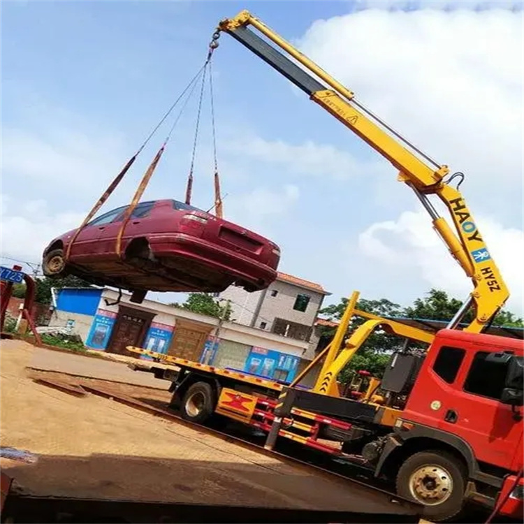 泰宁县吊车吊汽车的正确方法